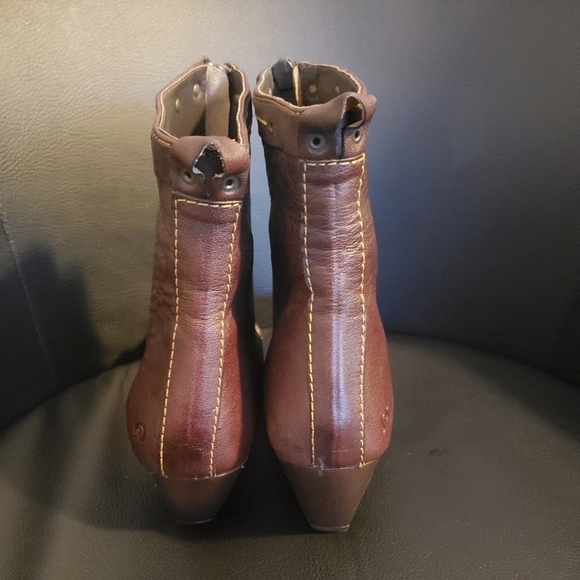 Born Patent Pending hand Crafted Boots - Picture 4 of 7